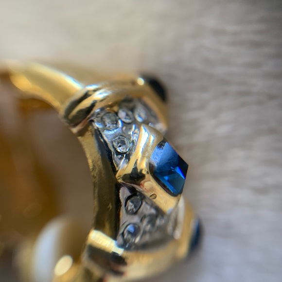HOST PICK 💎 Vintage Gold with White and Blue Crystals Clip-On Earrings. - Picture 3 of 3